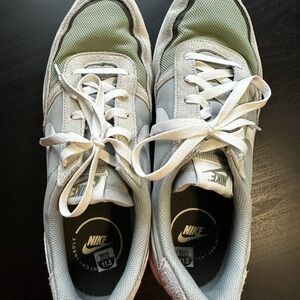 Nike Gray Comfort Insole Sneakers